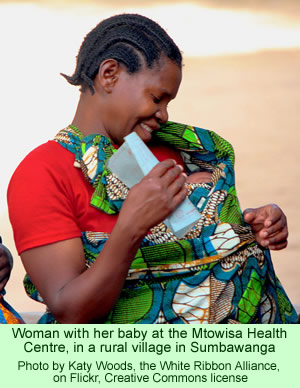 Woman with her baby at the Mtowisa Health Center