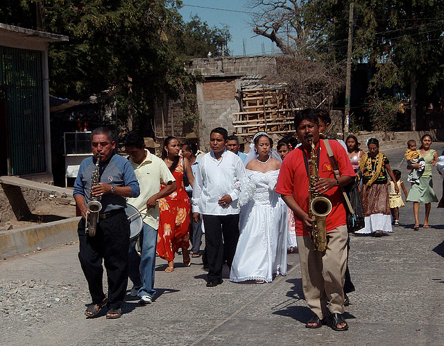 A wedding parade in Juchitán de Zaragoza