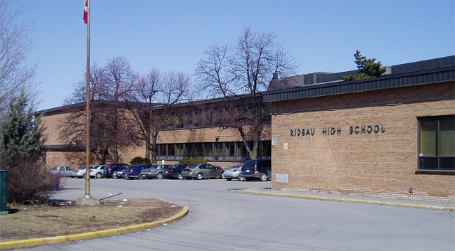 Rideau High School in Ottawa (Photo by SimonP in Wikimedia, Creative Commons license)