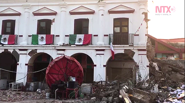 The partially destroyed Municipal Building of Juchitán 