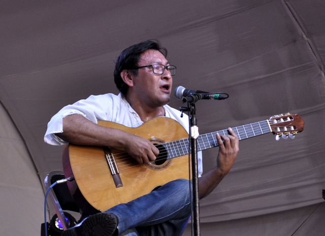 Feliciano Carrasco singing a Zapotec song 