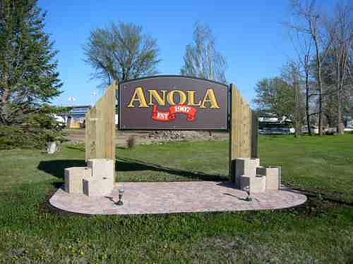 According to the Wikipedia, the motto of Anola, Manitoba, is “Share in our future … Invest in your Community,” an appropriate saying for the Springfield Hutterite Colony as well 