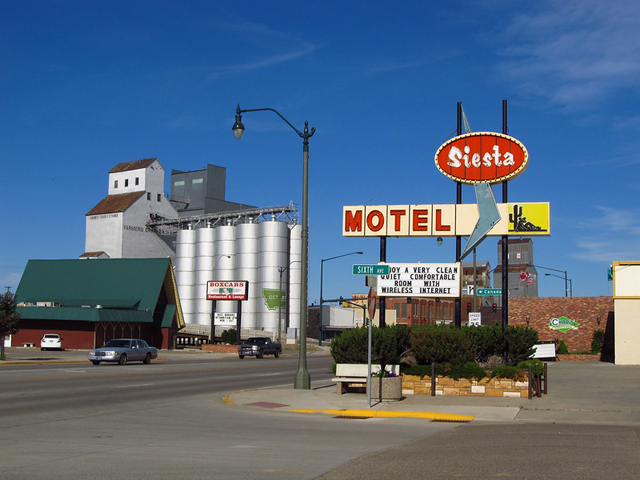 Grain elevators and the Siesta Motel in Havre, Montana 